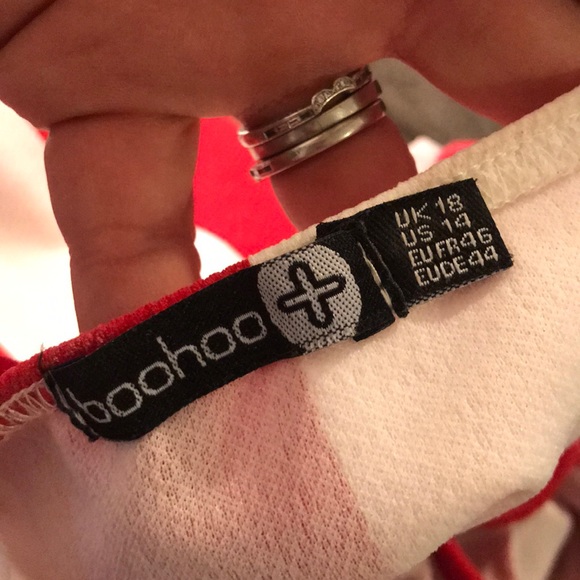 Boohoo Plus Red/Wht Striped Shoulder Tie Dress - Picture 7 of 7